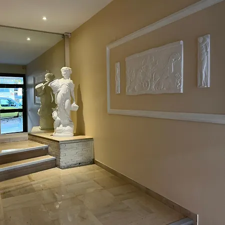 Lumineux Avec Balcon A Lägenhet