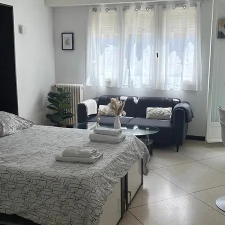 Apartament Lumineux Avec Balcon A